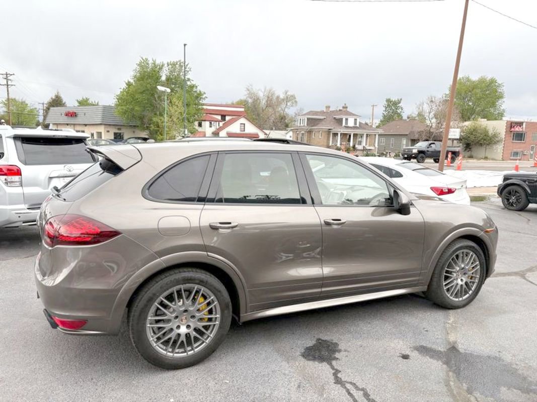 Used 2014 Porsche Cayenne GTS AWD/4WD image 6
