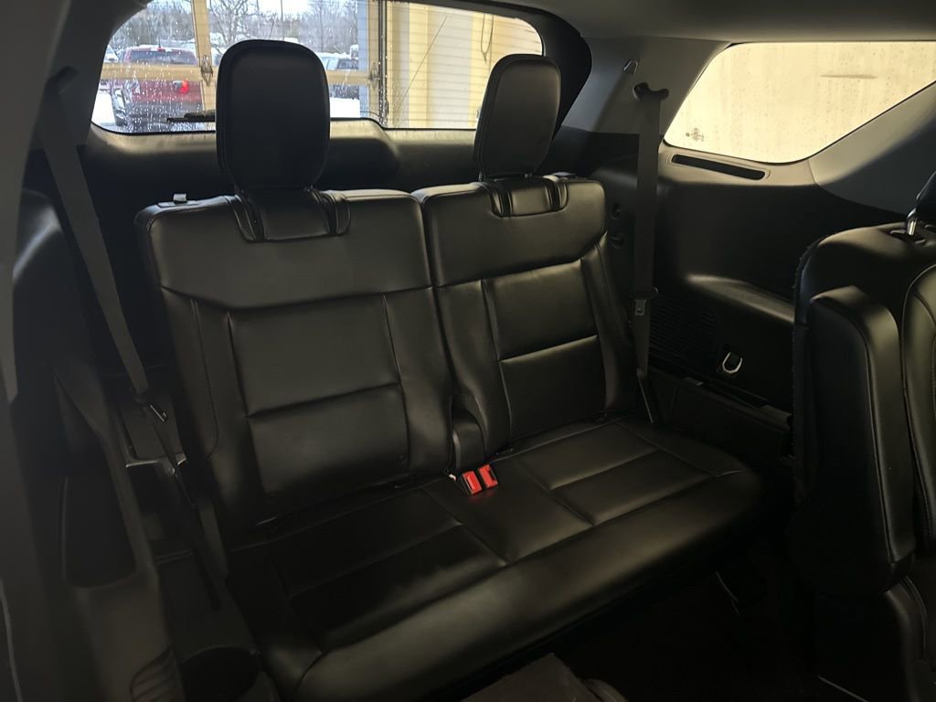 Used 2023 Ford Explorer XLT w/ Equipment Group 202A image 14