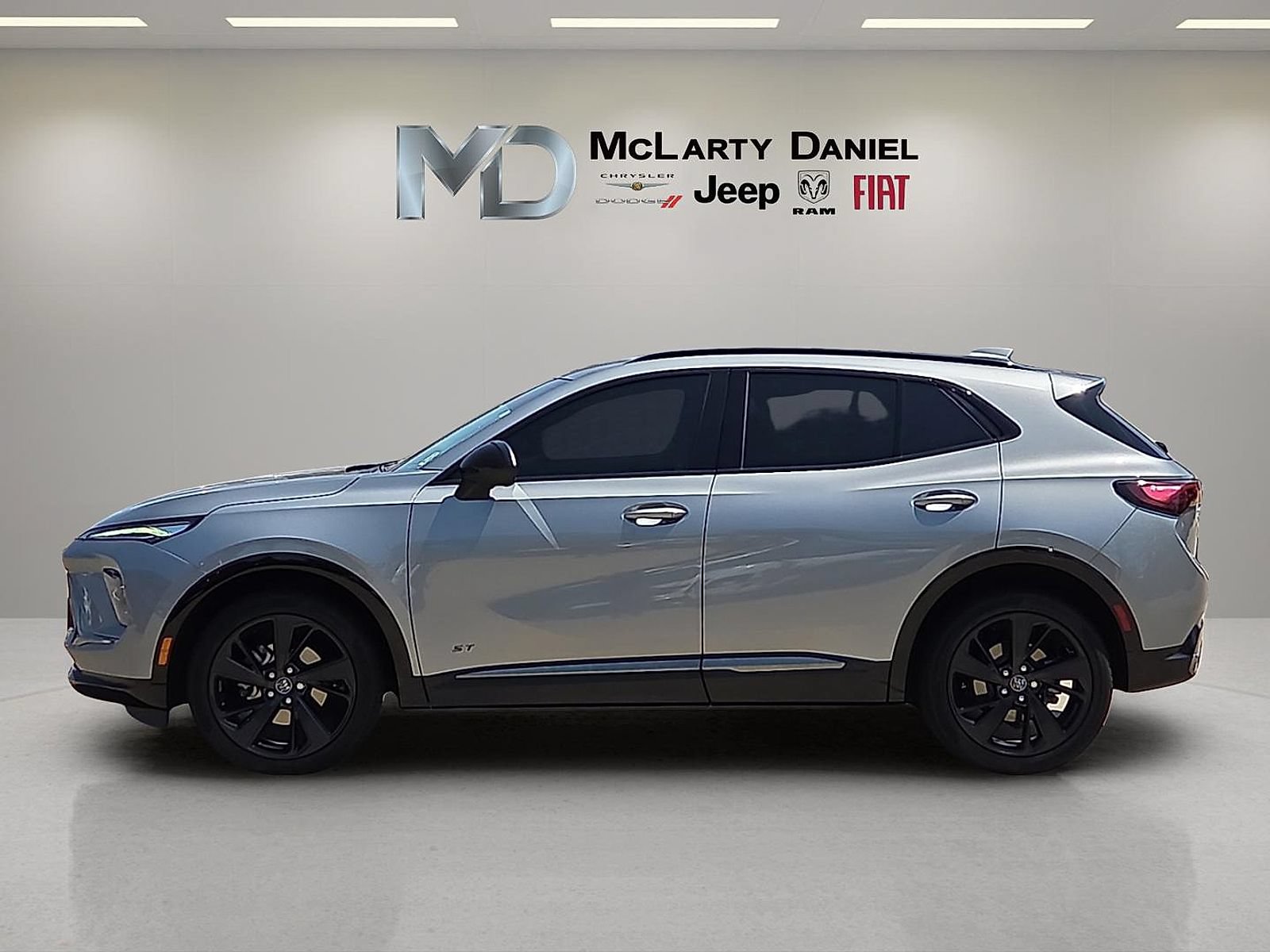Used 2024 Buick Envision Sport Touring AWD/4WD image 3