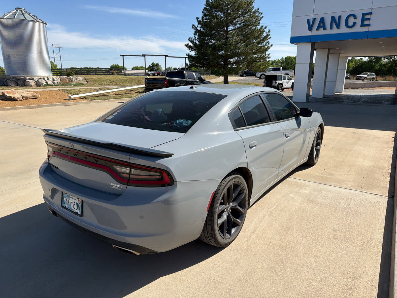 Used 2020 Dodge Charger SXT w/ Blacktop Package RWD image 10