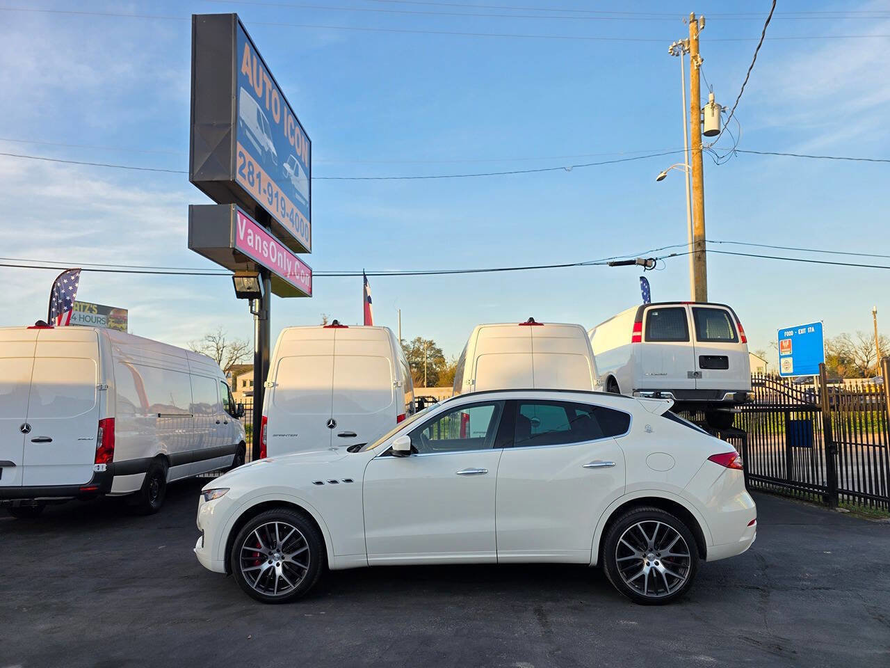 Used 2017 Maserati Levante S image 4