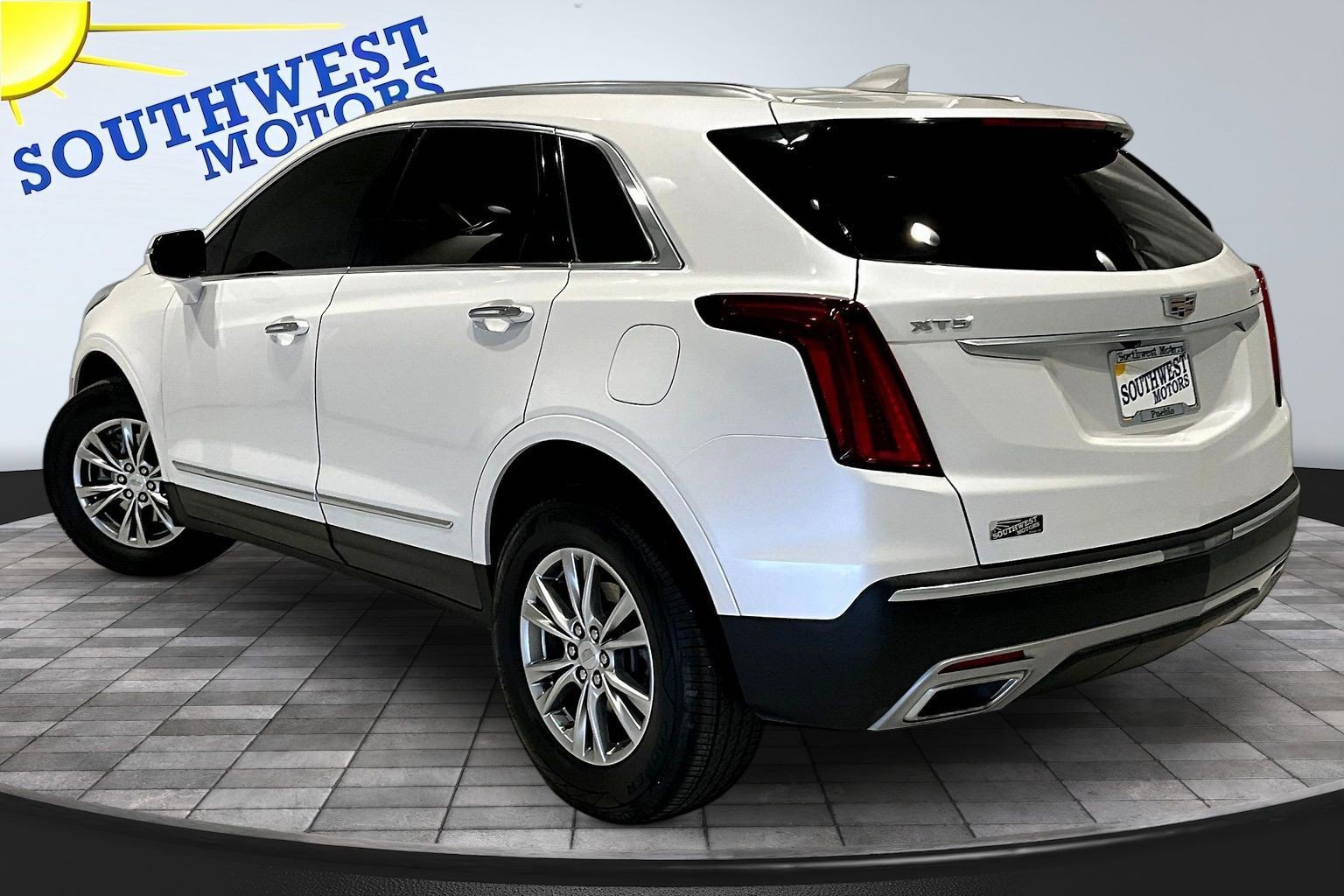 Used 2022 Cadillac XT5 Premium Luxury FWD image 4