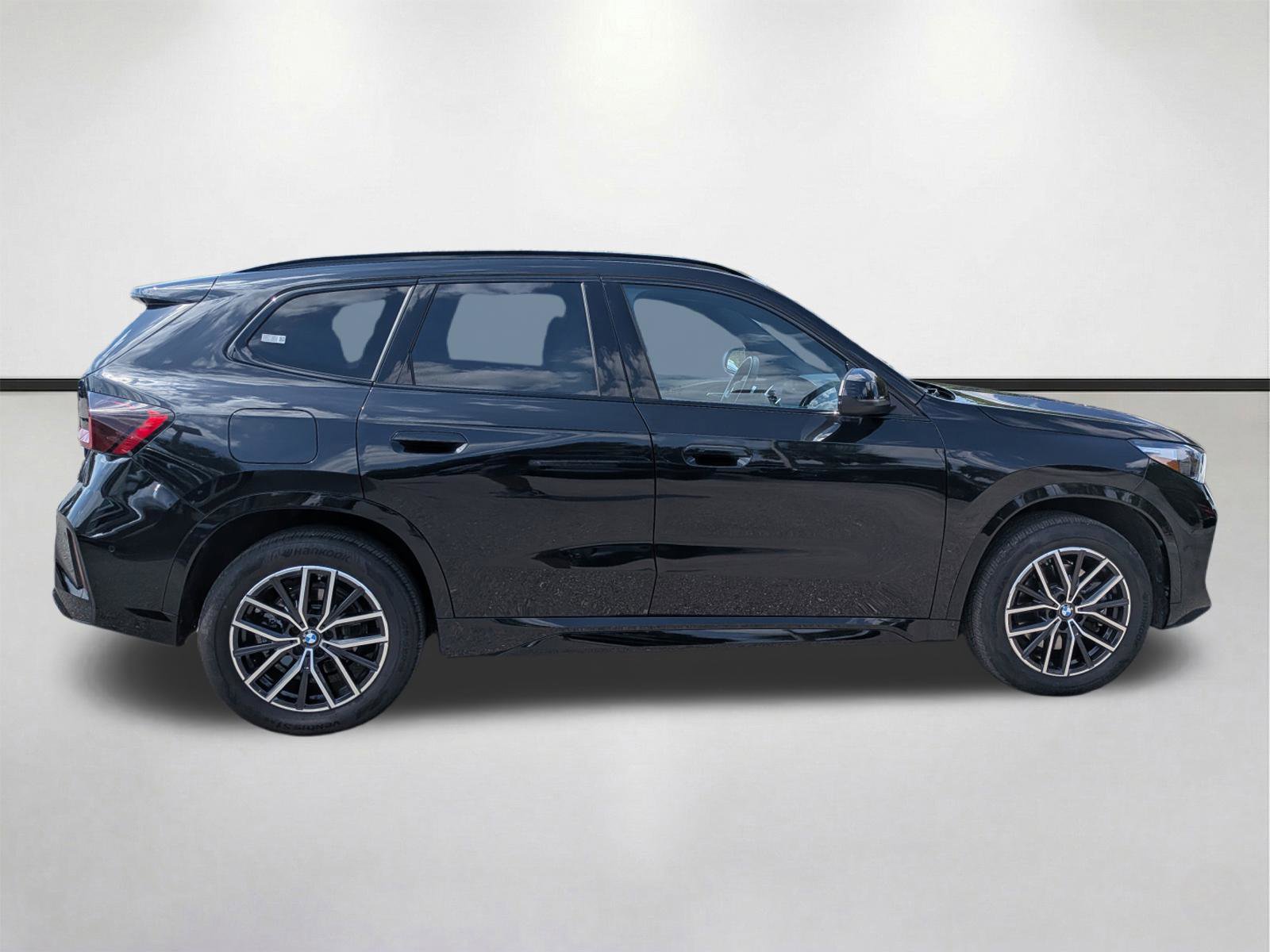 Used 2026 BMW X1 xDrive28i AWD/4WD image 3