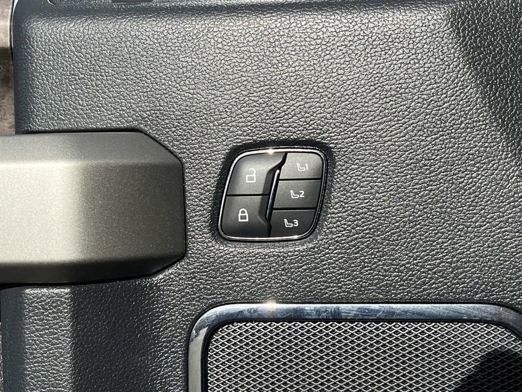 Used 2022 Ford F250 Lariat w/ Lariat Ultimate Package image 28