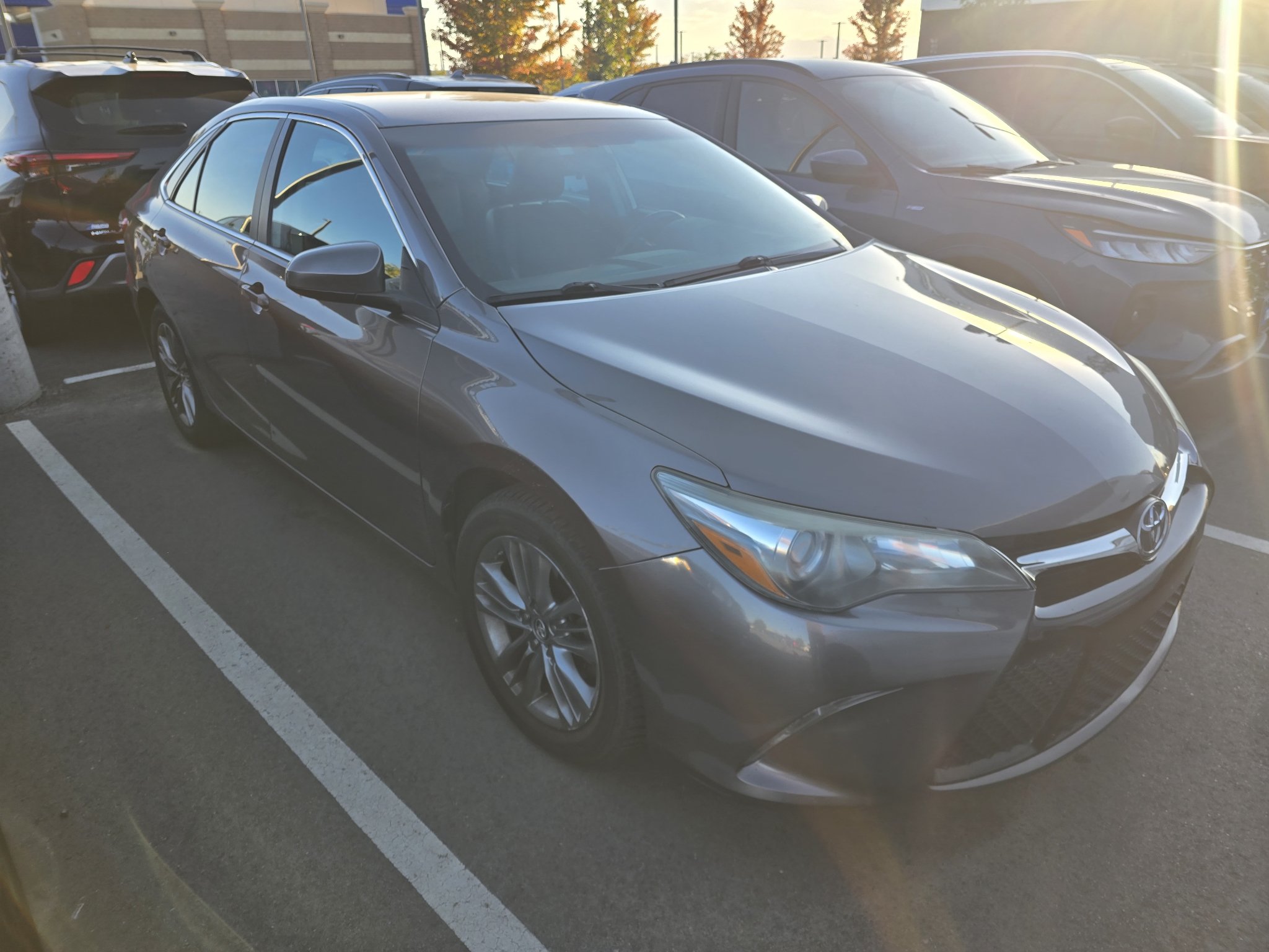 Used 2016 Toyota Camry SE FWD image 14