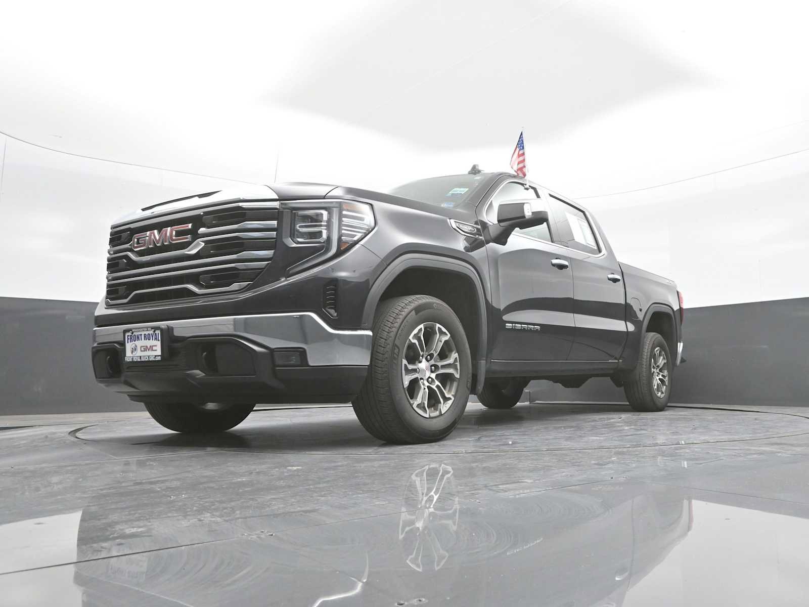Used 2025 GMC Sierra 1500 SLT AWD/4WD image 34