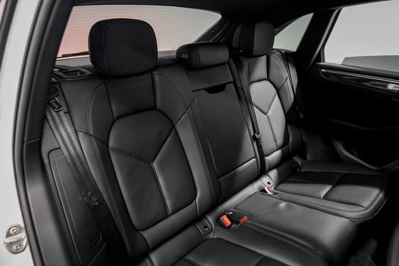 Used 2022 Porsche Macan GTS AWD/4WD image 32