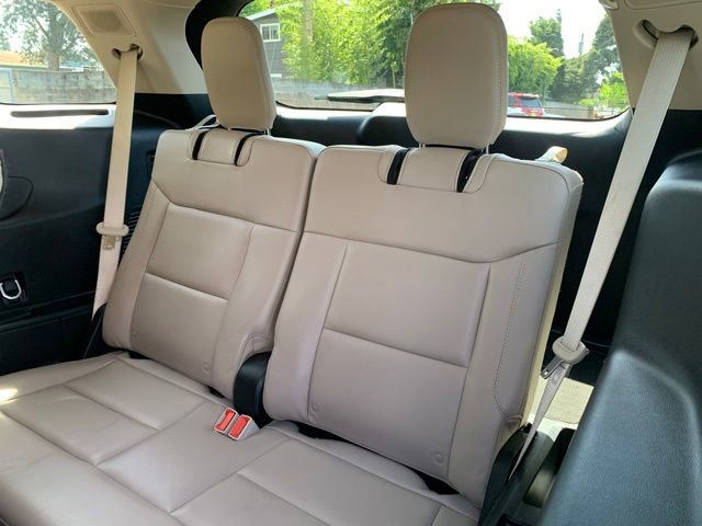 Used 2023 Ford Explorer Limited AWD/4WD image 18