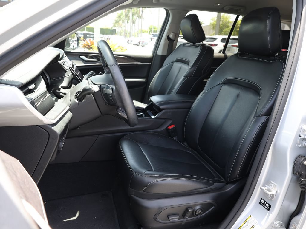Used 2022 Jeep Grand Cherokee Limited RWD image 13