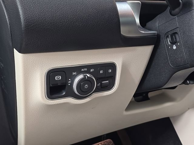 Certified 2022 Mercedes-Benz GLB 250 4MATIC image 17
