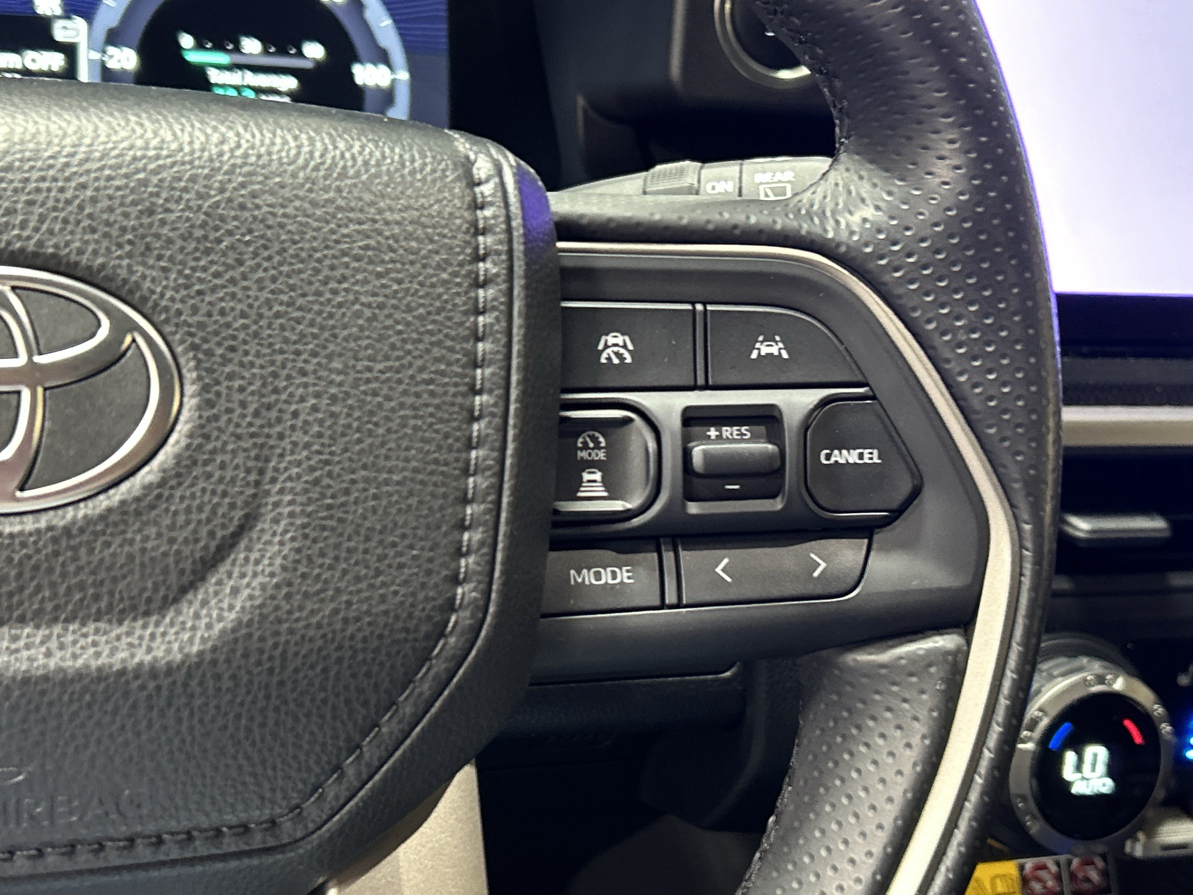 Used 2025 Toyota 4Runner Limited RWD image 20