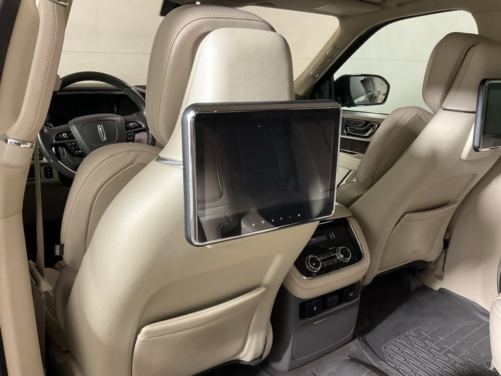 Used 2019 Lincoln Navigator L Reserve image 30