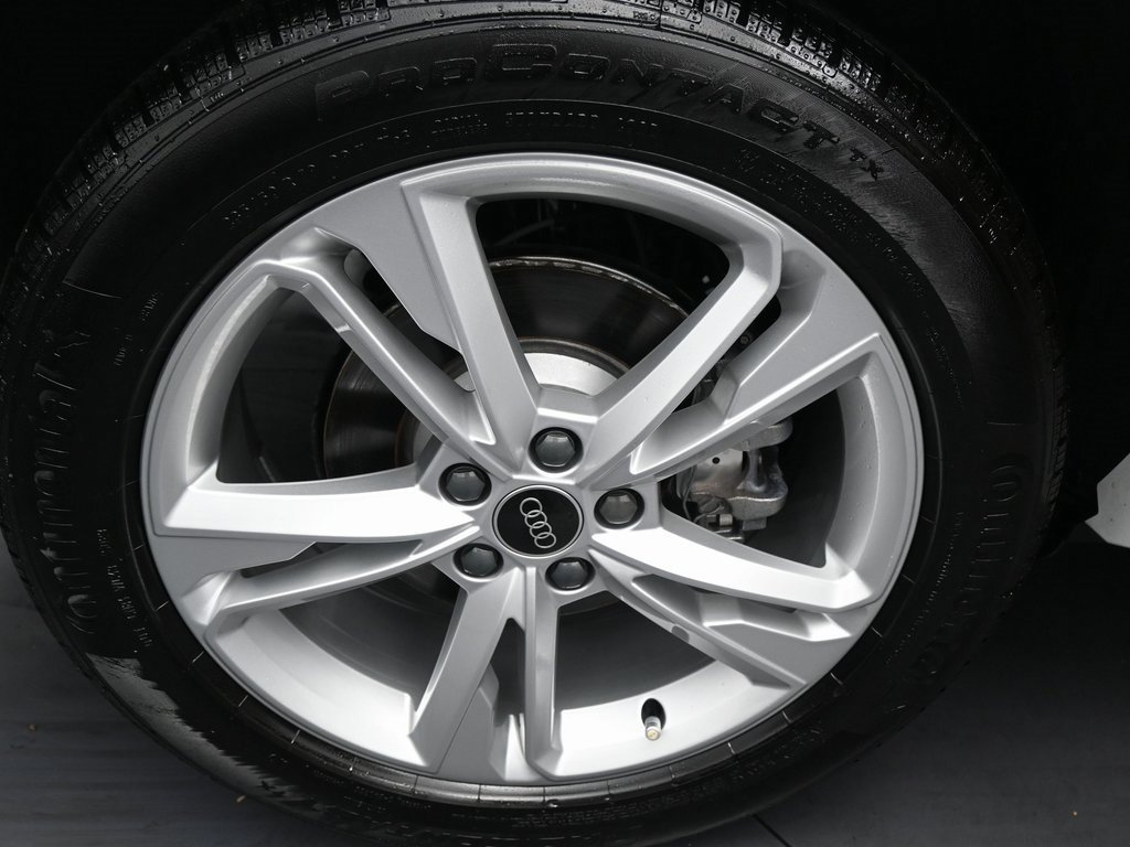 Used 2024 Audi Q3 2.0T Premium w/ Convenience Package image 40