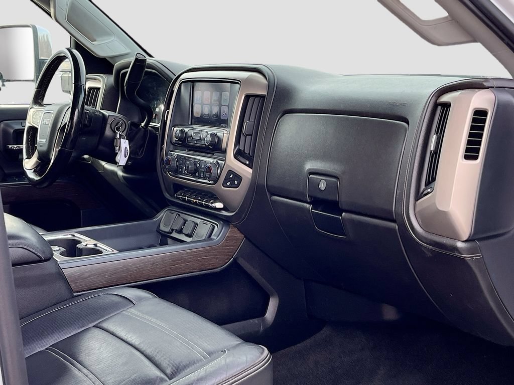 Used 2018 GMC Sierra 2500 Denali w/ Duramax Plus Package AWD/4WD image 29