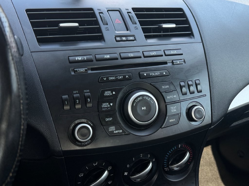 Used 2013 MAZDA MAZDA3 i SV FWD image 21