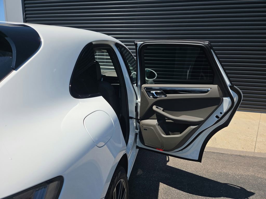 Certified 2026 Porsche Macan S AWD/4WD image 22