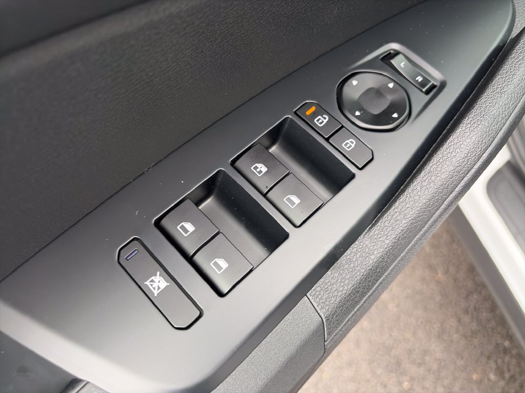 New 2027 Kia Sportage LX FWD image 16
