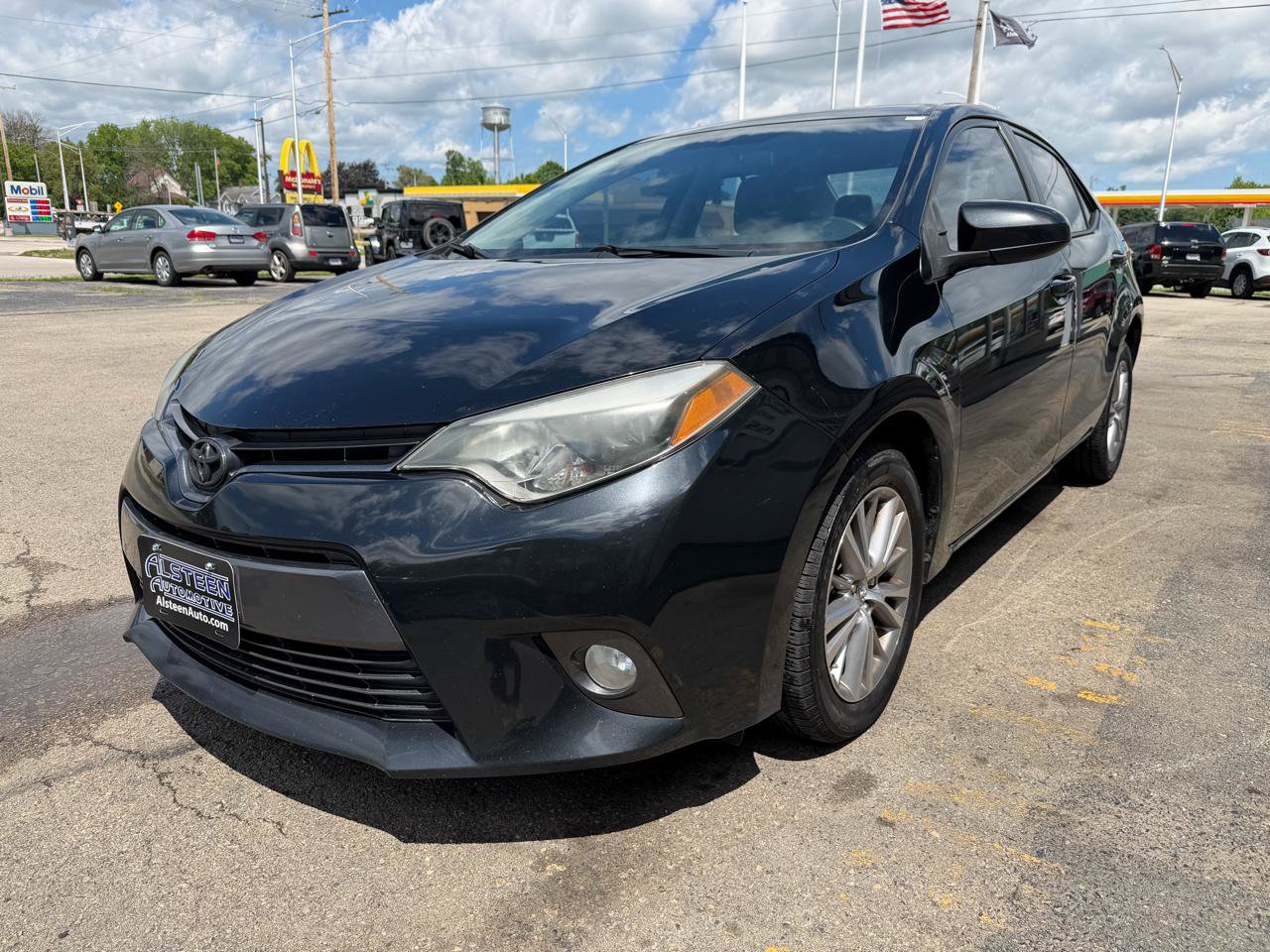 Used 2015 Toyota Corolla LE FWD image 7