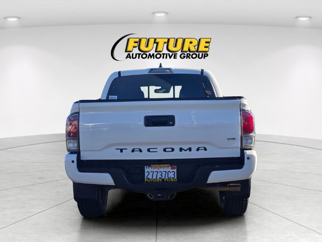Used 2021 Toyota Tacoma TRD Off-Road w/ Technology Package AWD/4WD image 5