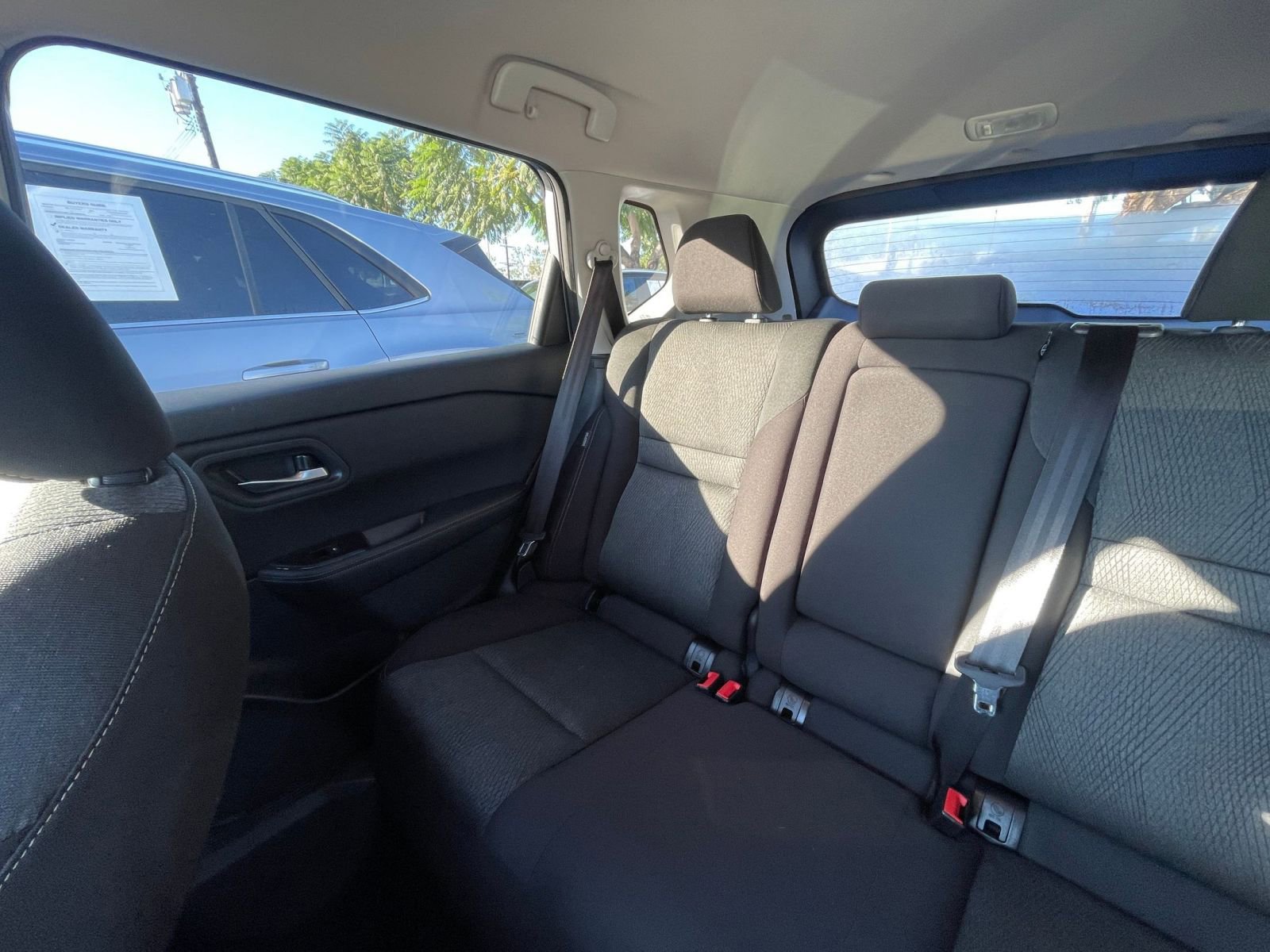 Used 2025 Nissan Rogue SV image 39
