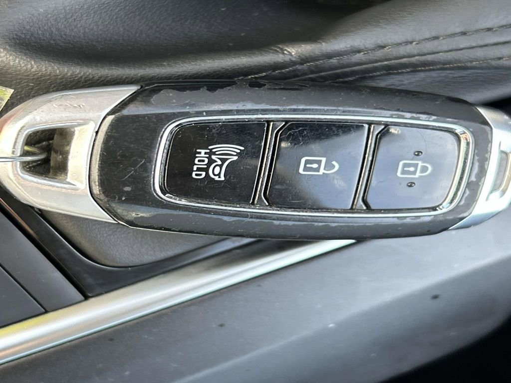 Used 2020 Hyundai Santa Fe SEL image 34