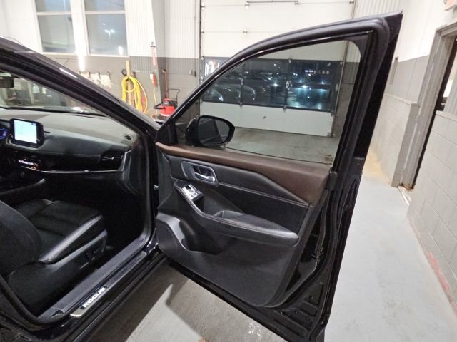 Certified 2023 Nissan Rogue SL w/ SL Premium Package AWD/4WD image 25