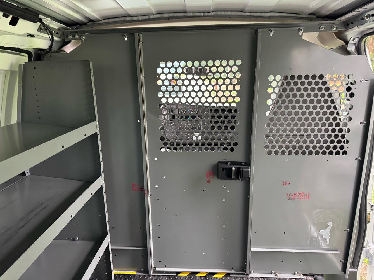 Used 2009 GMC Savana 3500 image 28