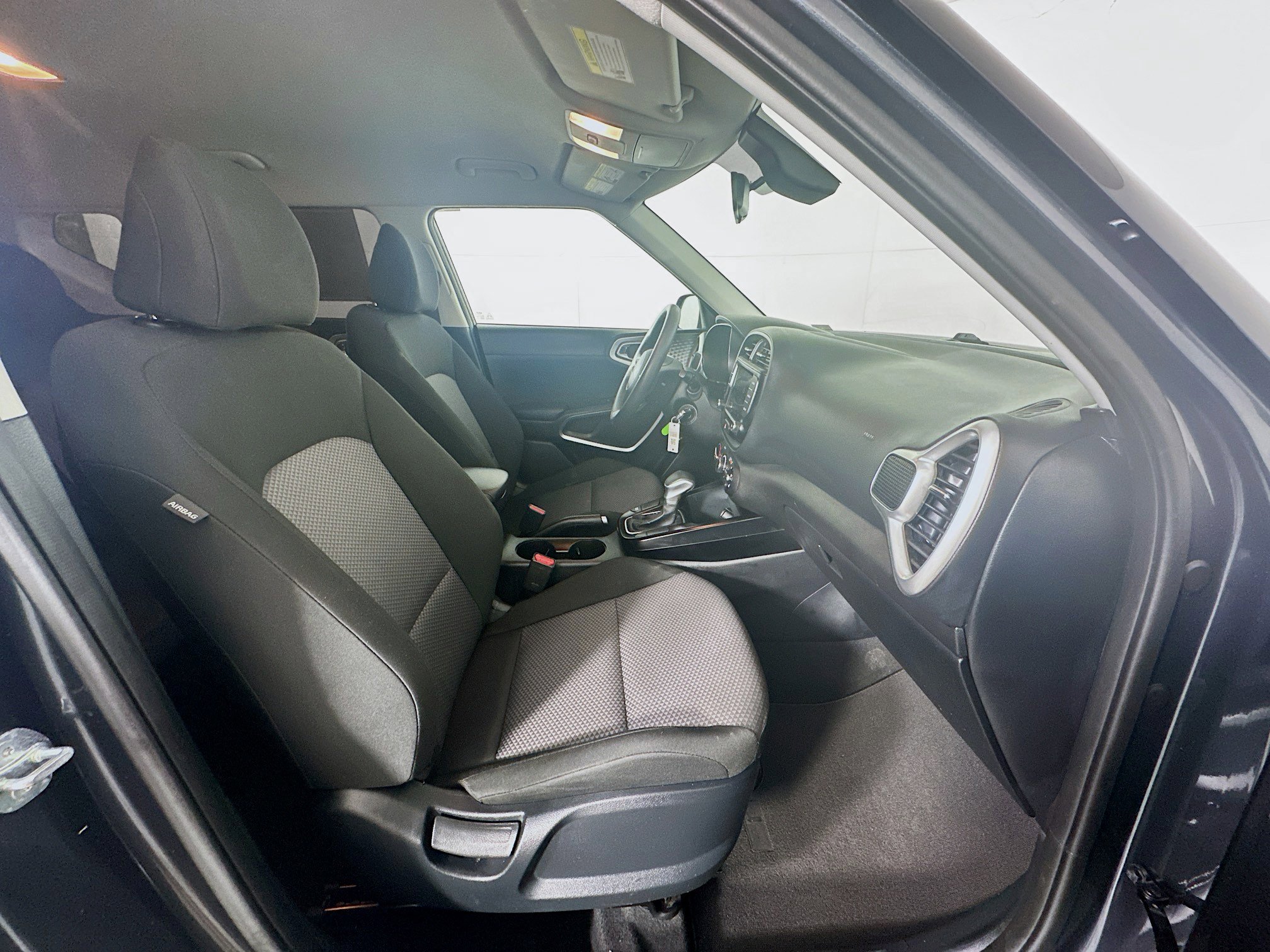 Used 2024 Kia Soul LX image 28