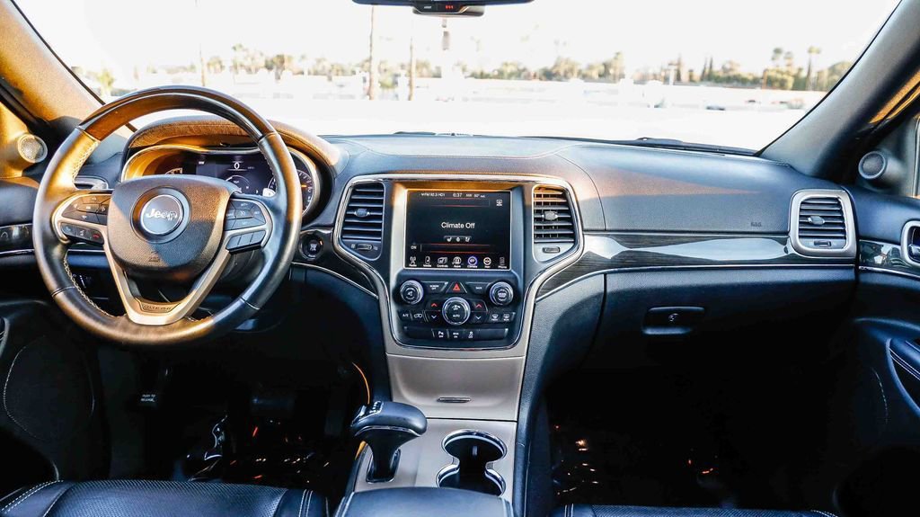 Used 2015 Jeep Grand Cherokee Overland image 15