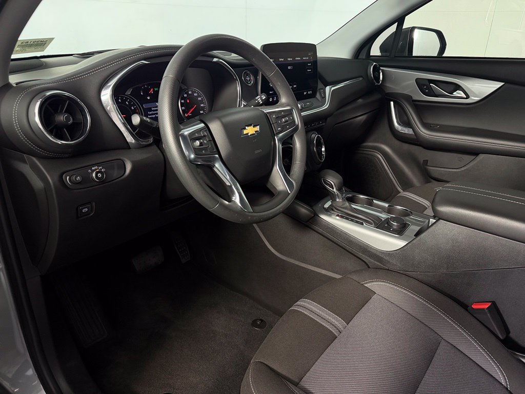 Used 2024 Chevrolet Blazer LT FWD image 13
