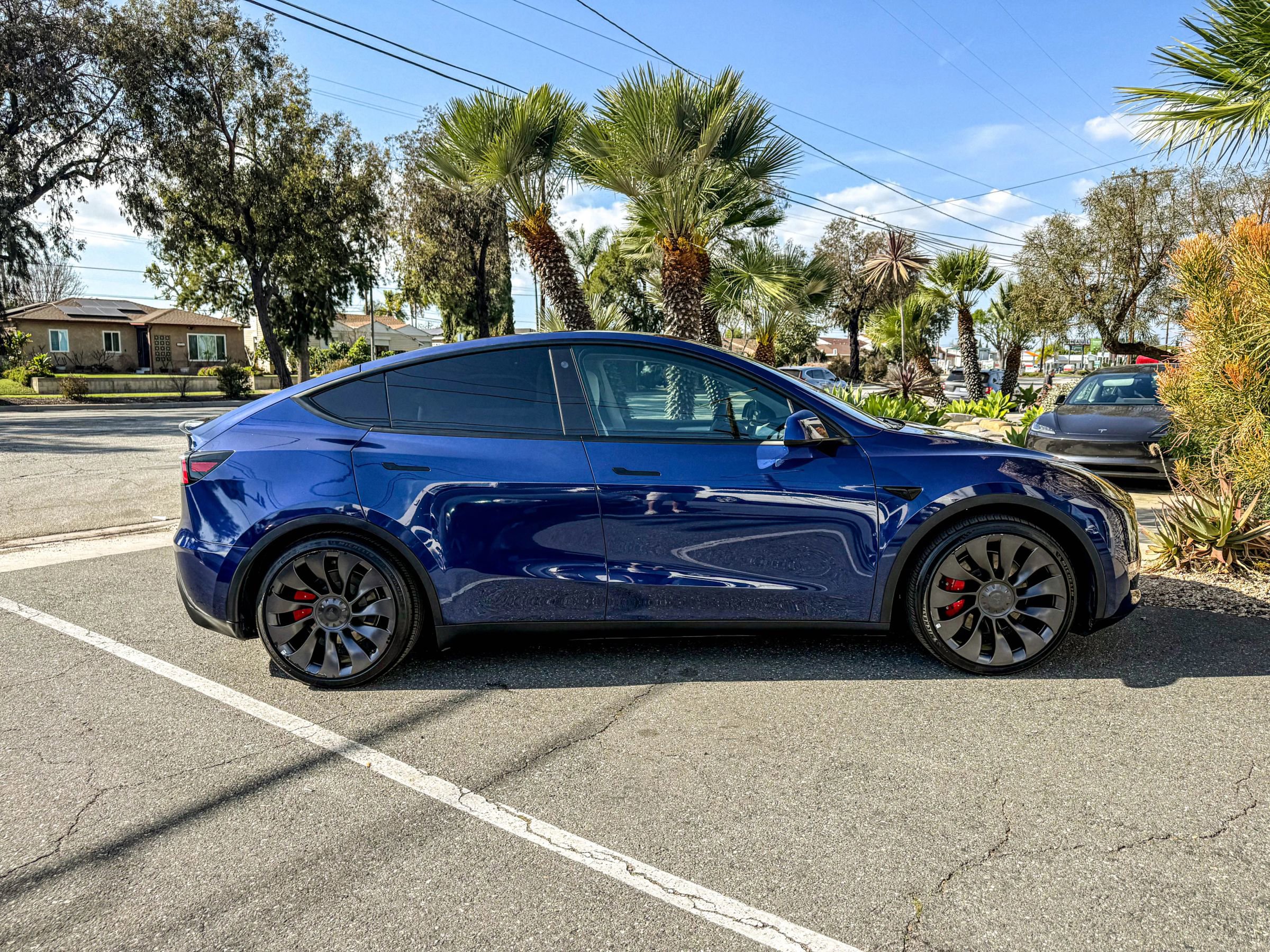 Used 2023 Tesla Model Y Performance image 15