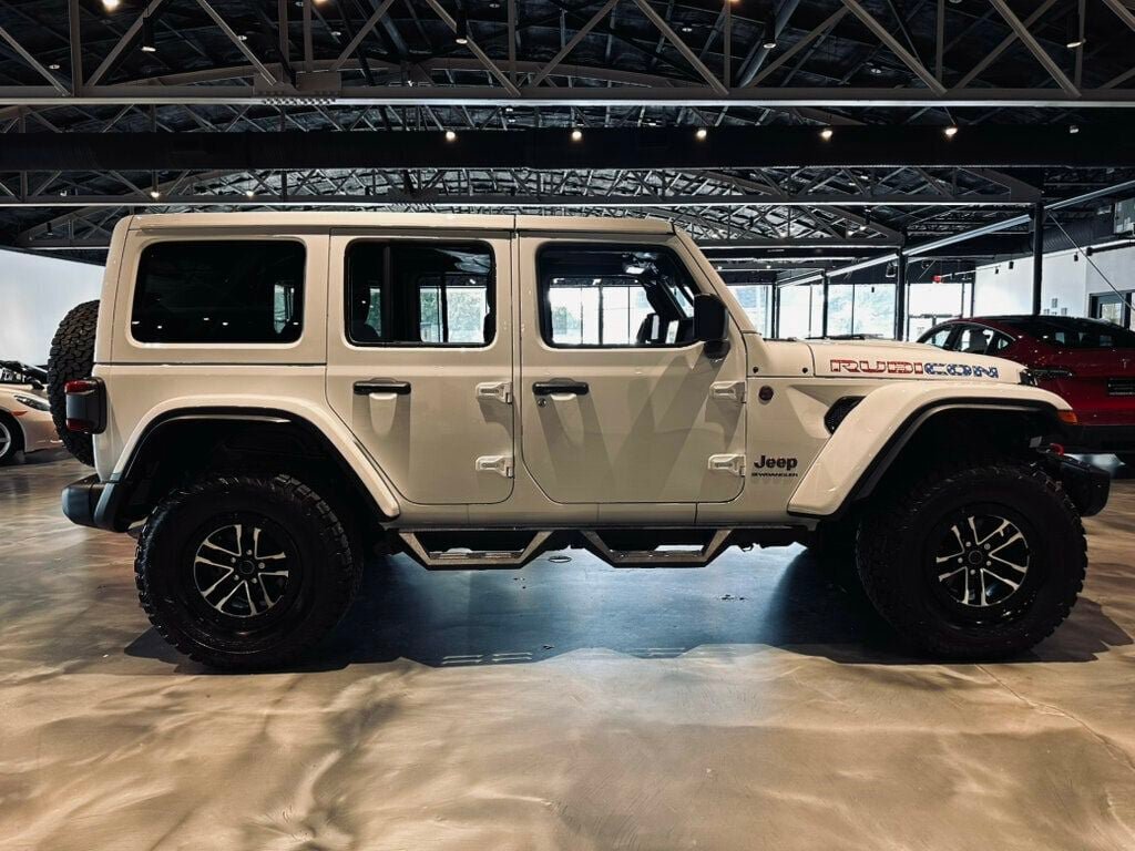 Used 2024 Jeep Wrangler Unlimited Rubicon AWD/4WD image 6