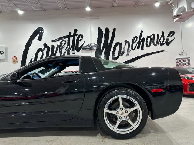 Used 2004 Chevrolet Corvette Coupe image 7