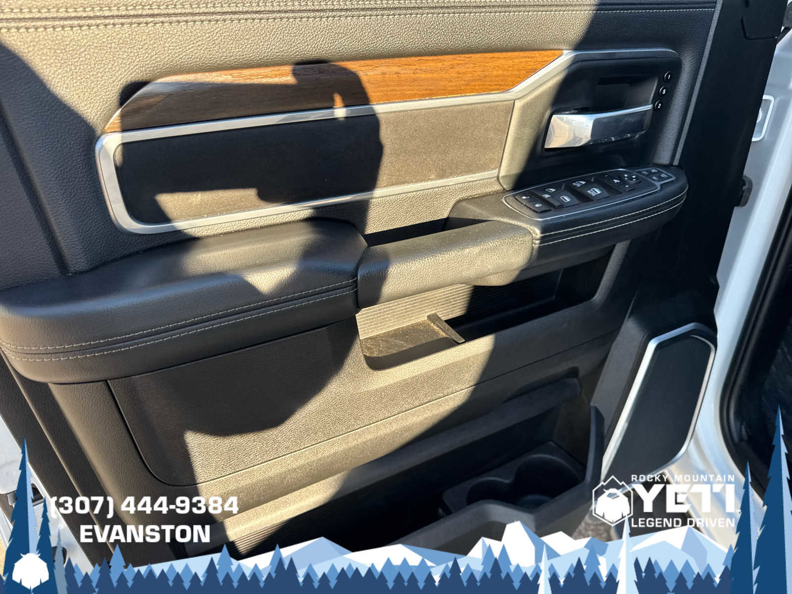 Used 2024 RAM 3500 Laramie image 27