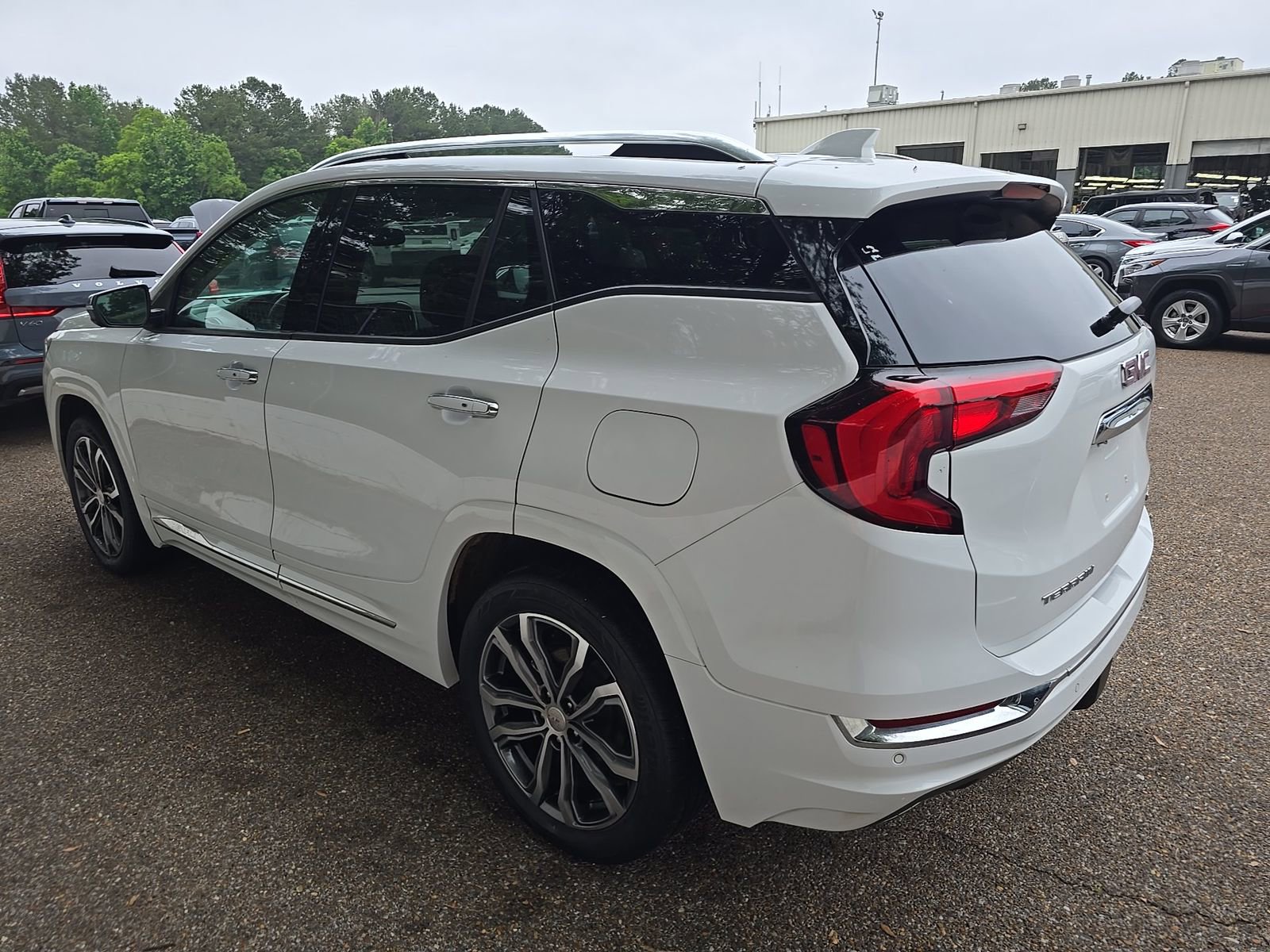 Used 2020 GMC Terrain Denali w/ Denali Premium Package AWD/4WD image 10
