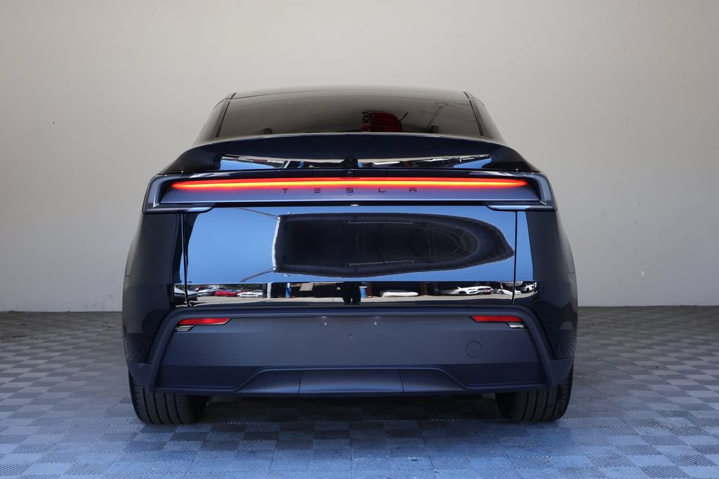 Used 2026 Tesla Model Y 2WD image 11