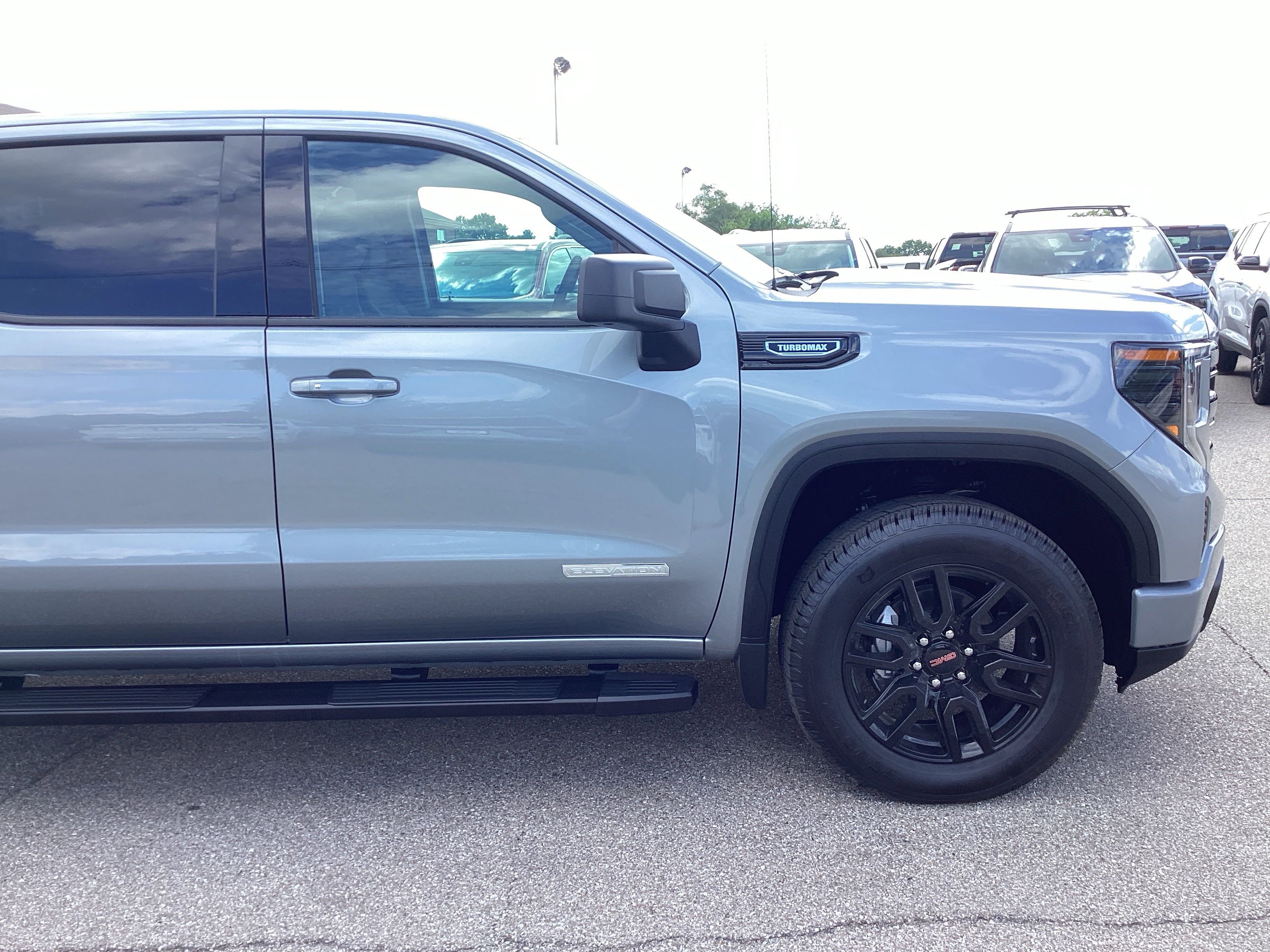 New 2026 GMC Sierra 1500 Elevation w/ LPO, Elevation Black Package image 8