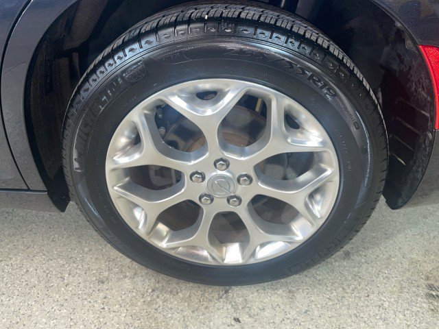 Used 2017 Chrysler 300 C Platinum w/ Safetytec Plus Group image 31