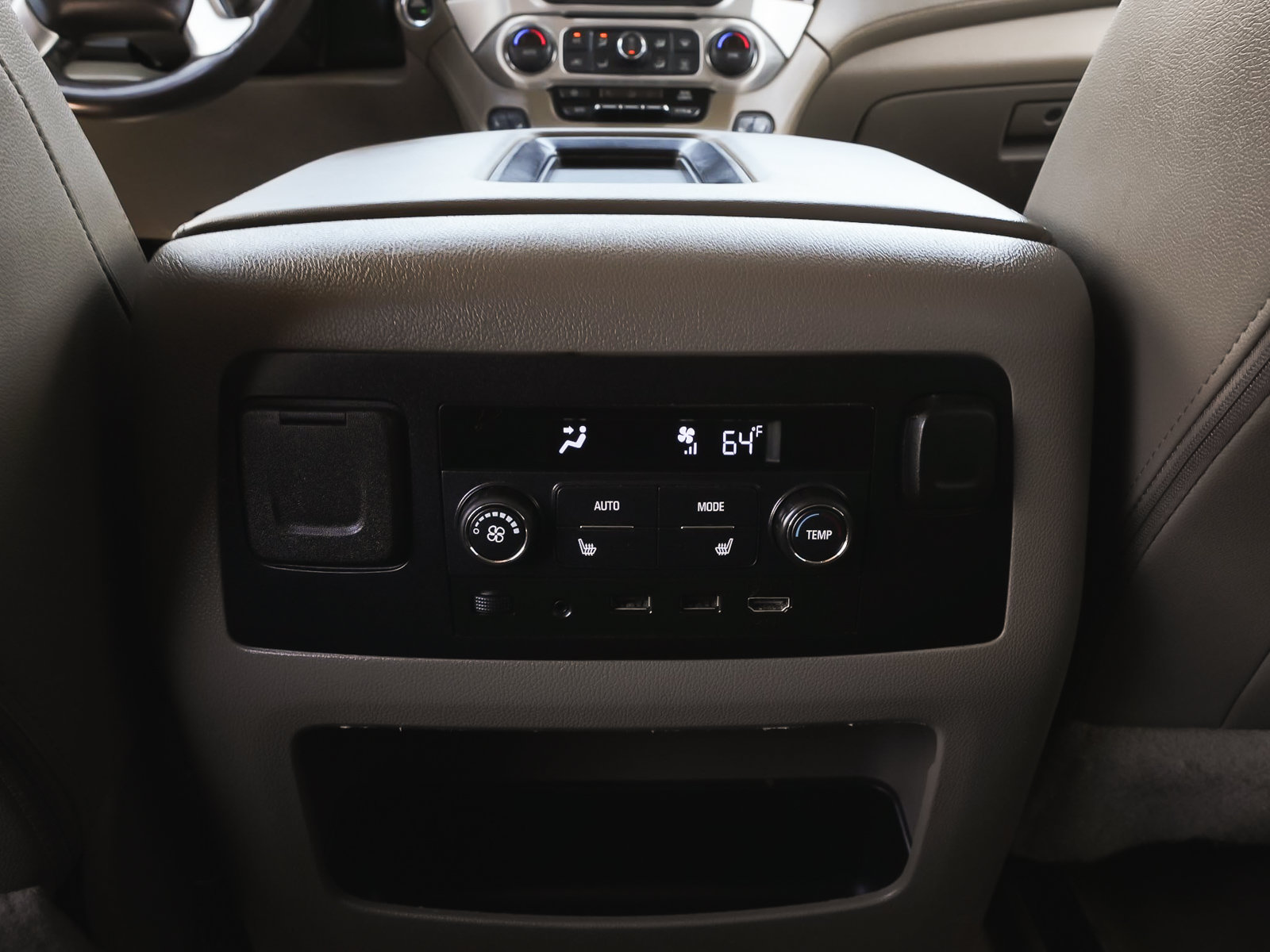 Used 2018 GMC Yukon XL SLT w/ Premium Edition AWD/4WD image 40