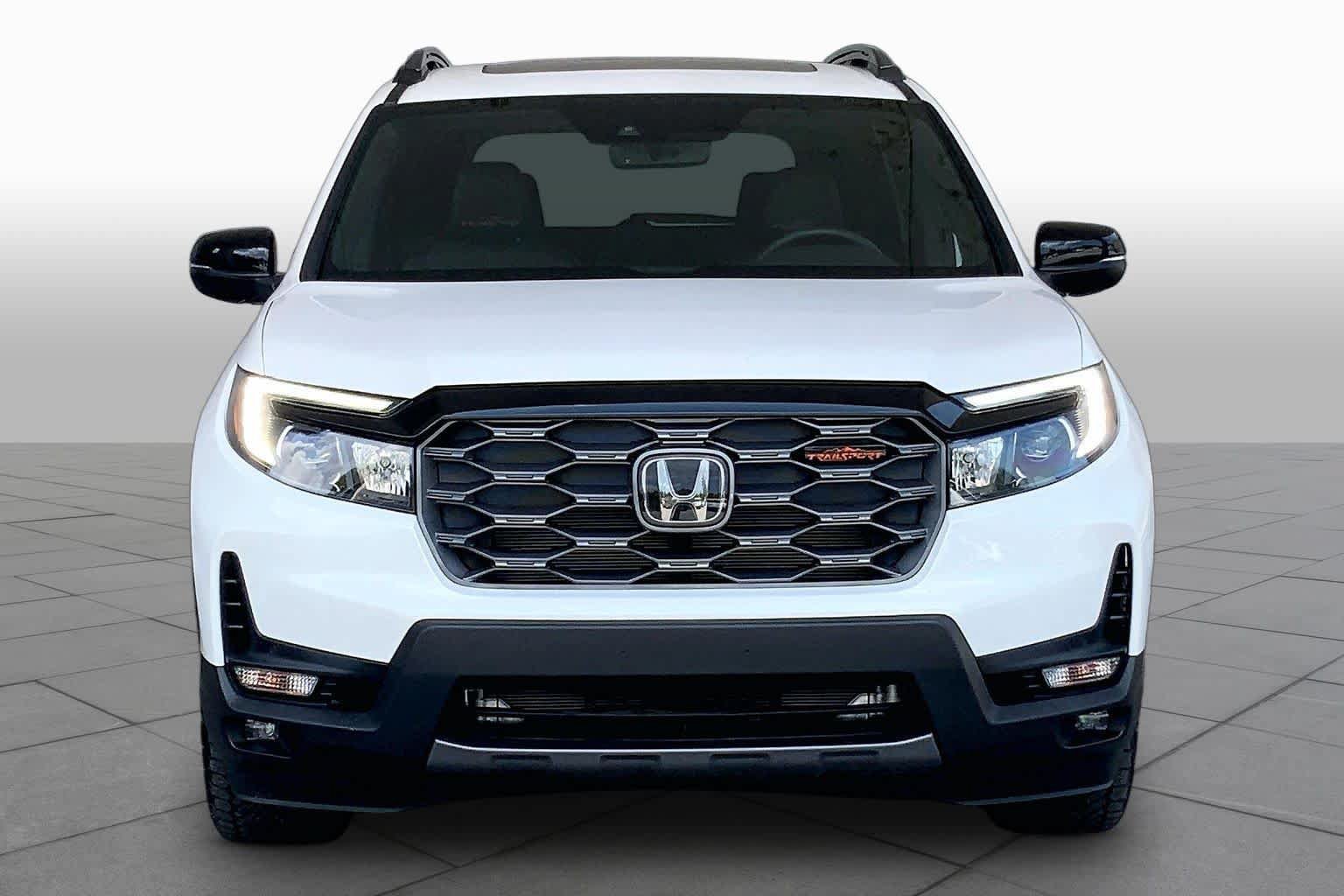 Used 2025 Honda Passport TrailSport image 4