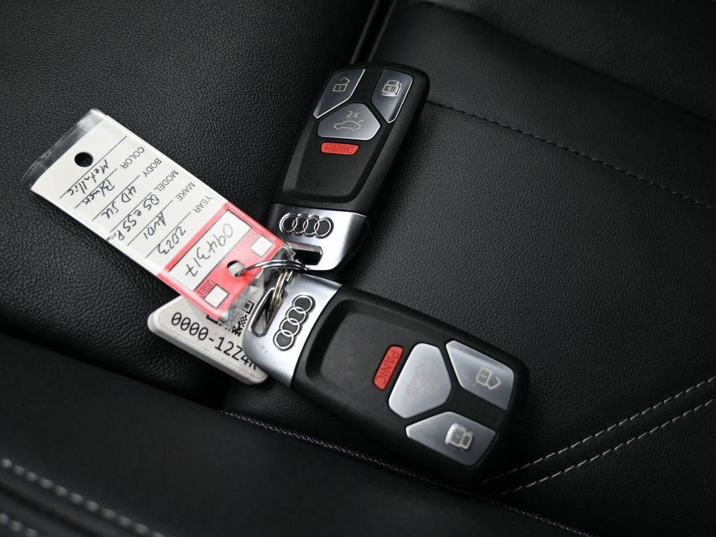 Used 2023 Audi Q5 e Premium w/ Convenience Package image 25