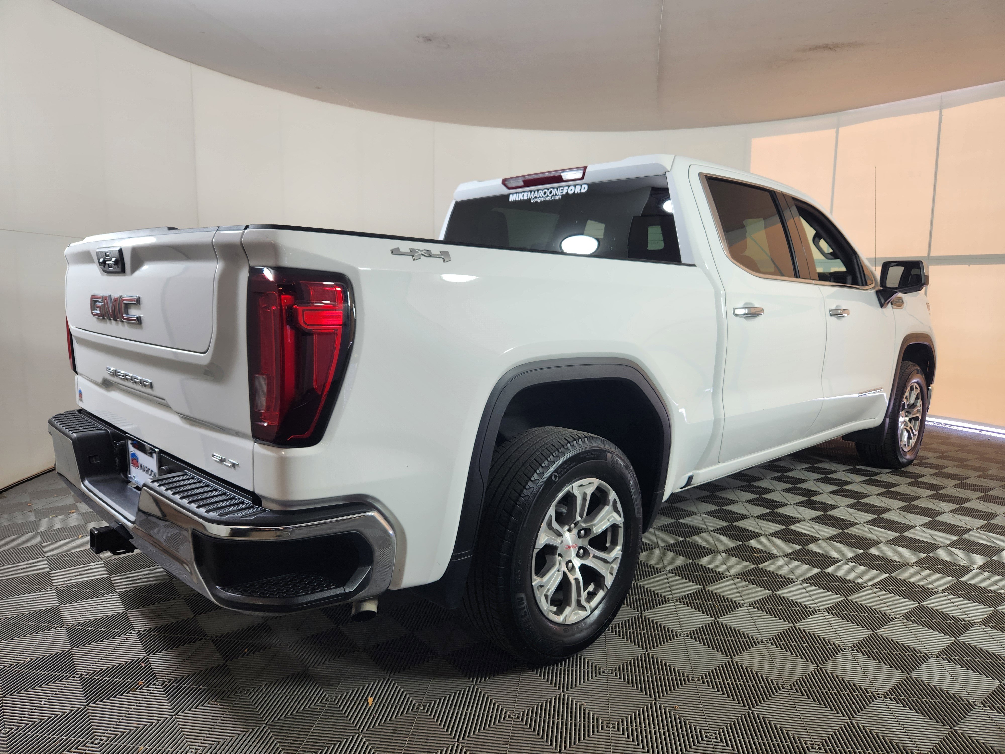 Used 2024 GMC Sierra 1500 SLT image 8