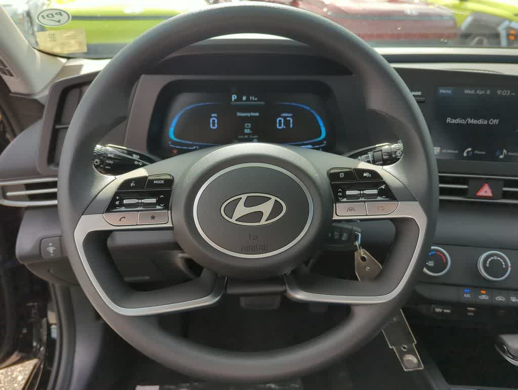 New 2026 Hyundai Elantra SE FWD image 23