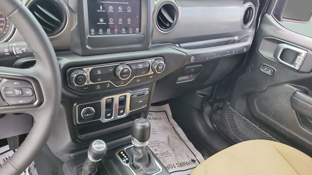 Used 2023 Jeep Wrangler Sport AWD/4WD image 16