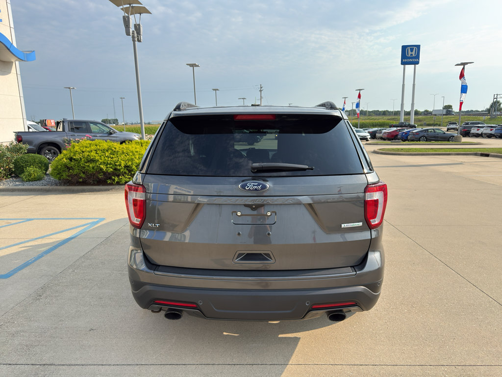 Used 2018 Ford Explorer XLT w/ Equipment Group 202A FWD image 6