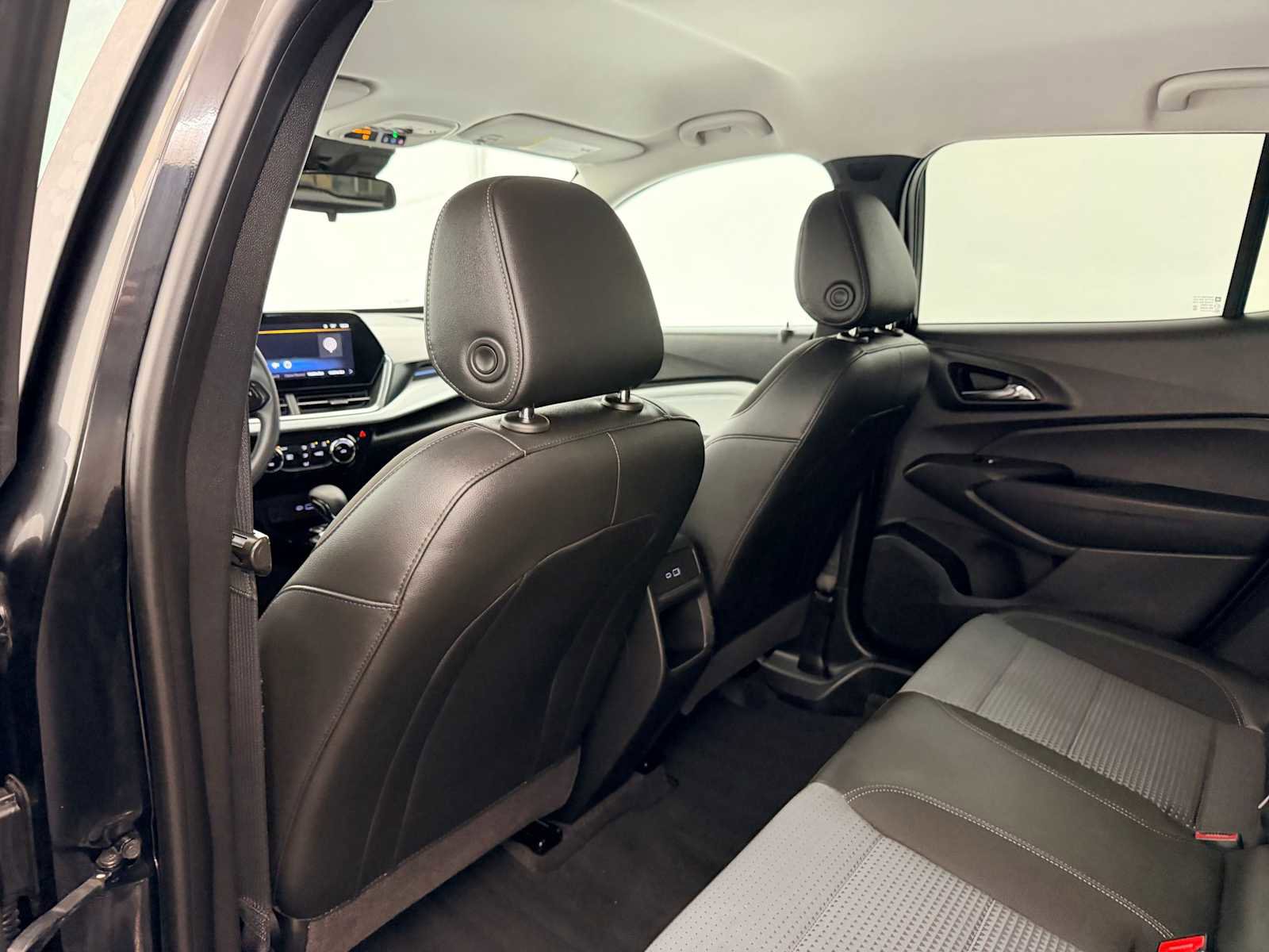 Used 2024 Chevrolet Trax LT image 19