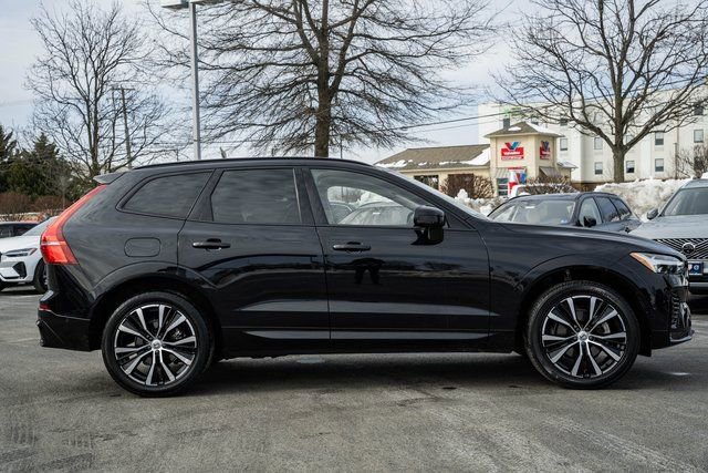 Used 2023 Volvo XC60 B5 Plus w/ Climate Package image 4