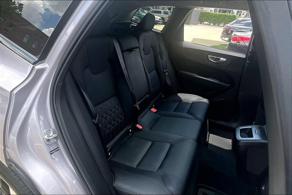 Used 2026 Volvo XC60 B5 Plus AWD/4WD image 37