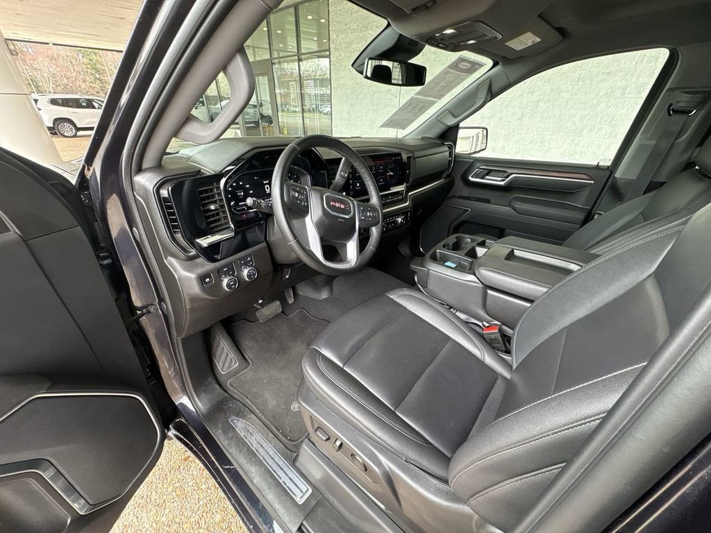 Certified 2025 GMC Sierra 1500 SLT image 10