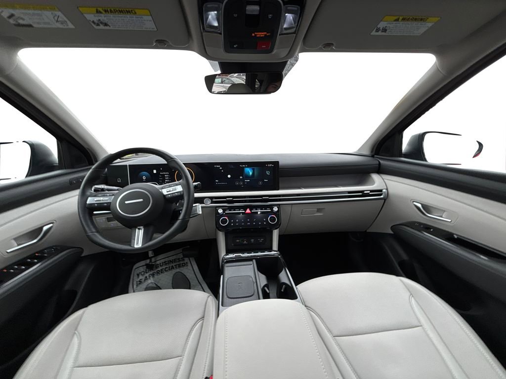 Used 2025 Hyundai Tucson Limited image 16